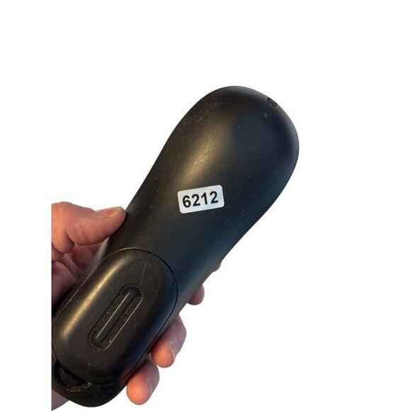 RCA Universal Remote Control With Battery Cover - Picture 4 of 4